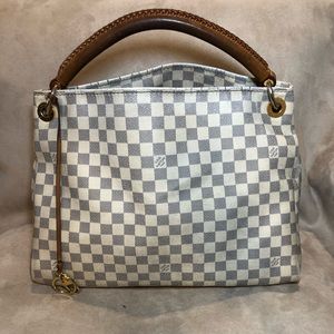 SOLD!!! Authentic Louis Vuitton Azul Artsy!!!